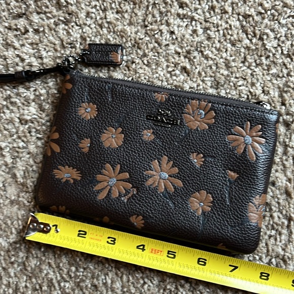 Coach wildflowers wristlet - Picture 6 of 7